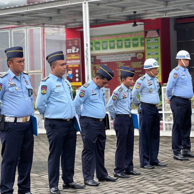 Lapas Narkotika Kelas IIA Pamekasan Gelar Penyematan Tanda Pangkat ...