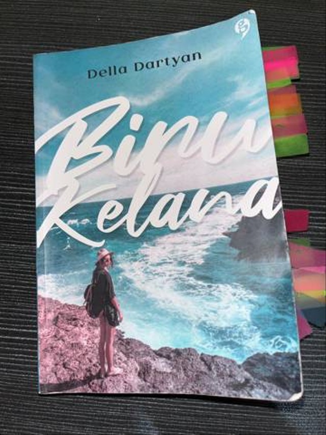 Novel Biru Kelana karya Della Dartyan