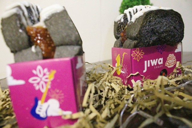 Jiwa Toast dengan roti black limited edition. Foto: Riad Nur Hikmah/kumparan