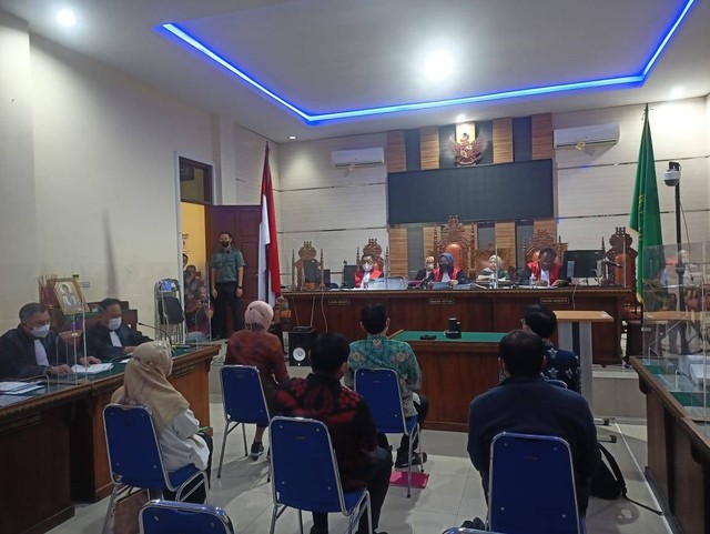 Sidang perkara suap Rektor Unila di PN Tanjung Karang dengan terdakwa Andi Desfiandi menghadirkan 6 orang saksi. | Foto : Galih Prihantoro/ Lampung Geh