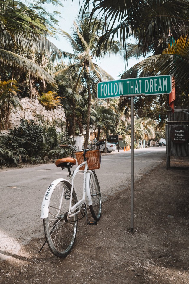 Ilustrasi mengejar mimpi. Foto: Pexels/Alex Azabache.