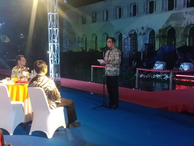 Gubernur Jawa Barat (Jabar) Ridwan Kamil, membuka acara Kongres Pemerintah Daerah (Pemda) se-Asia Timur di Gedung Sate, Rabu (23/11).  Dok: Arif Syamsul Ma'arif/kumparan