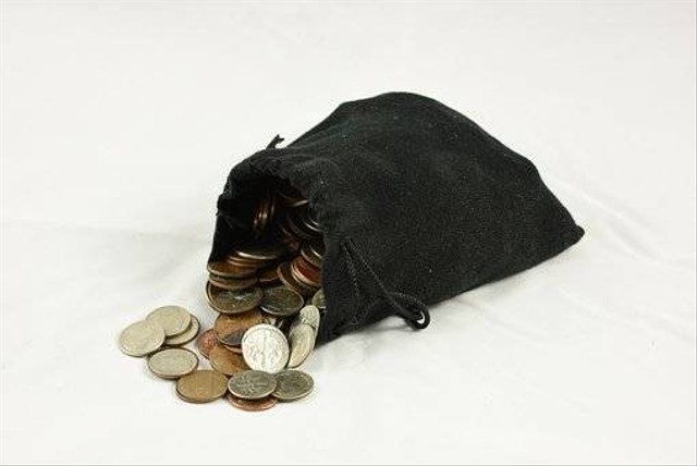 Ilustrasi uang takziah dalam Islam. Foto: Pexels