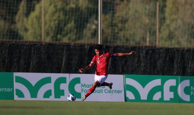 Pemain Timnas U-20 Indonesia, Muhammad Ferarri, saat melawan Malaga U-19 pada laga uji coba di Marbella Football Center Malaga, Spanyol, 23 November 2022. Foto: PSSI