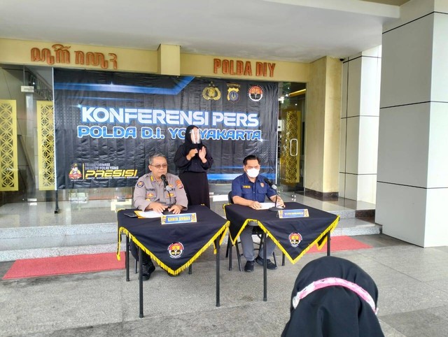 Konferensi pers tentang kasus penipuan perekrutan CPNS yang libatkan anggota DPRD Bantul, Kamis (24/11/2022). Foto: erfanto/Tugu Jogja
