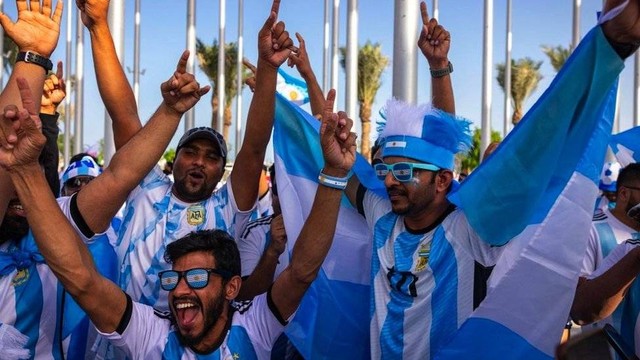 Fans timnas Argentina di Qatar.