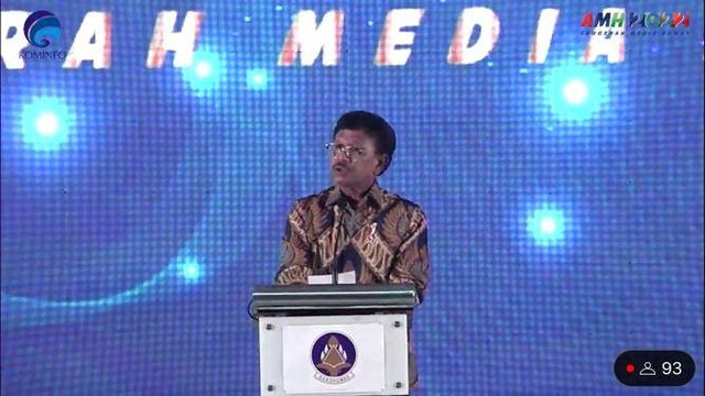 Menkominfo Johnny G Plate di acara Malam Anugerah Media Humas 2022 di Sleman, Daerah Istimewa Yogyakarta (DIY), Kamis (24/11/2022). Foto: YouTube/Kominfo