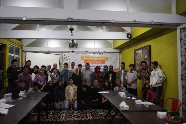 Foto bersama peserta FGD Pembentukan Pokdarwis Wira Jaya. Sumber Foto: Yulianto (Divisi Media).
