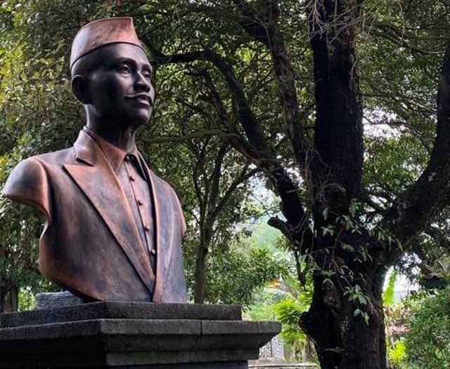 Patung KGPAA Mangkunegara VI. Sumber: dokumentasi pribadi