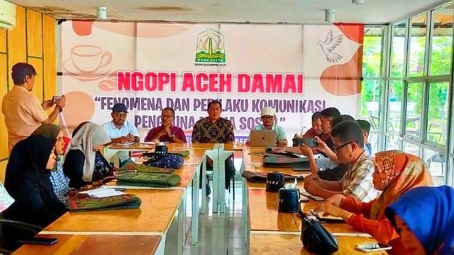 Agenda 'Ngopi Aceh Damai' di Banda Aceh. Foto: Kesbangpol Aceh 