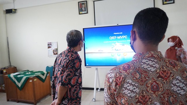 Asesor melihat suasana Universitas 'Aisyiyah Surakarta (Foto: Dokumentasi Humas Universitas 'Aisyiyah Surakarta)
