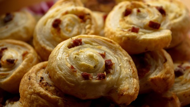 Ilustrasi Puff Pastry Isi Daging. Foto: Pexels