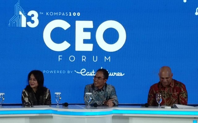 Direktur Utama Bio Farma Honesti Basyir (tengah) menghadiri Kompas100 CEO Forum ke-13 Powered by East Ventures di Jakarta, Jumat (25/11/2022). Foto: Akbar Maulana/kumparan