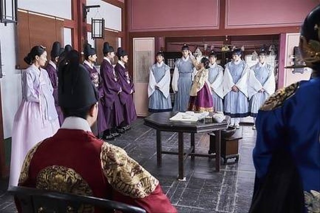 Drama Under The Queen's Umbrella. Foto: Netflix