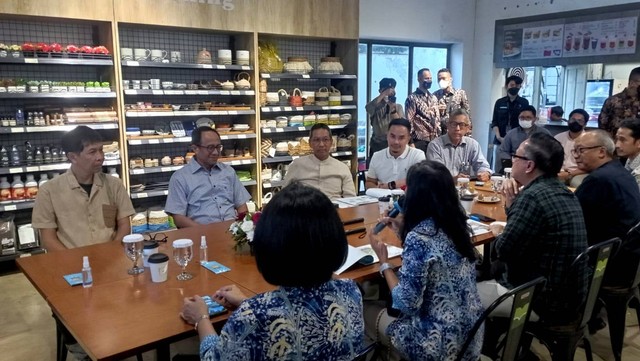 Pj Gubernur DKI Jakarta Heru Budi Hartono mendukung program optimalisasi kawasan M Bloc Space yang berada di lahan Perum Peruri, Jakarta, Jumat (25/11/2022). Foto: Fadlan/kumparan