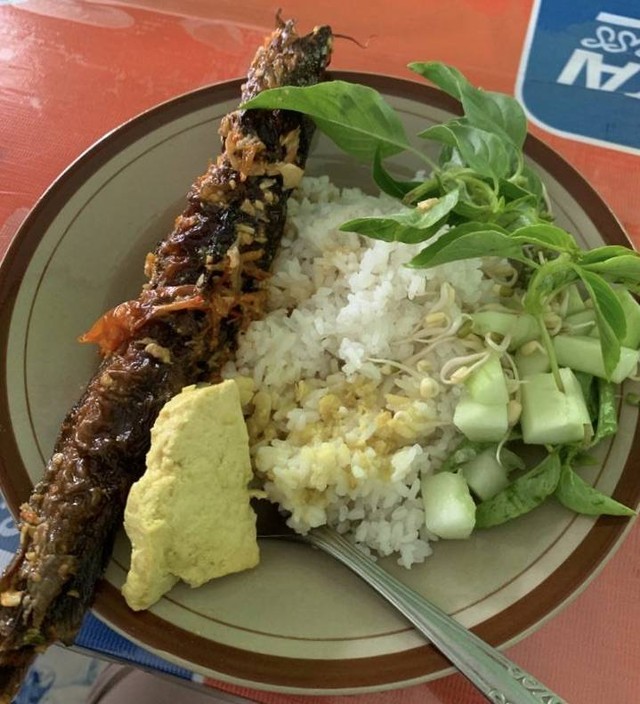 Lele Mangut Mbah Marto, Salah Satu Makanan Tradisional Yogyakarta yang Terus Diburu (Sumber: Dokumentasi Pribadi)