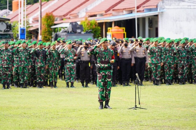 Apel gabungan TNI Polri untuk keamanan Wapres Ma'ruf Amin di Jayapura. (Foto Penrem 172/PWY)