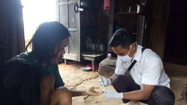 Ulung, menderita penyakit tumor pedis di bagian kaki kirinya. | Foto : Ist