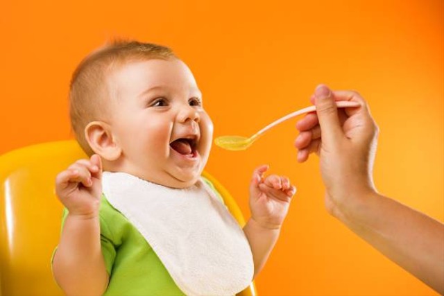Ilustrasi porsi makan bayi 7 bulan yang ideal (Sumber: Pexels)