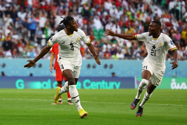 Selebrasi pemain Timnas Ghana usai mencetak gol ke gawang Timnas Korea Selatan pada pertandingan Grup H Piala Dunia 2022 Qatar di Education City Stadium, Al Rayyan, Qatar. Foto: Kai Pfaffenbach/REUTERS