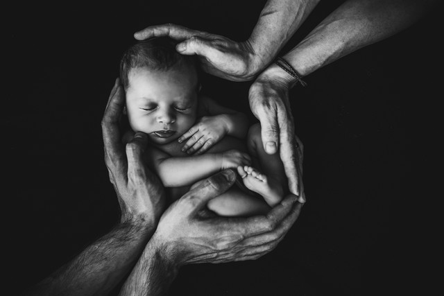 Ucapan Kelahiran Cucu Tersayang, Unsplash:Isaac Quesada