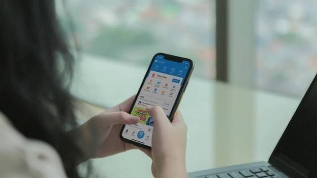 Ilustrasi cara top up Allo Bank dari DANA. Foto: DANA