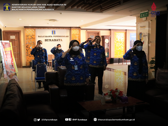 sumber: foto-bhp-surabaya/Pegawai BHP Surabaya Kanwil Kemenkumham Jatim mengikuti puncak acara peringatan Hari KORPRI ke-51 secara daring, Selasa pagi (29/11)