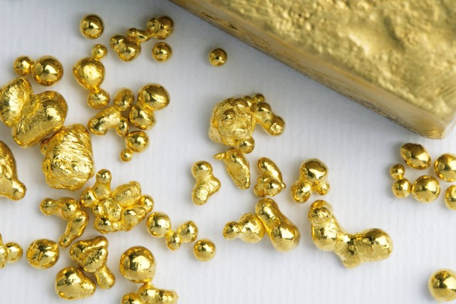 Ilustrasi emas. Foto: MIKE MANIATIS/Shutterstock