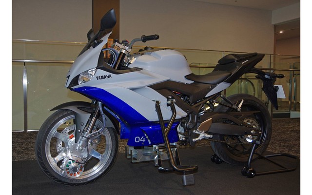 Yamaha R25/3 dengan Advanced Motorcycle Stability Assist System. Foto: dok. Response.jp