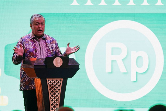 Gubernur Bank Indonesia (BI) Perry Warjiyo berbicara dalam Pertemuan Tahunan Bank Indonesia 2022 di Jakarta Convention Center, Jakarta, Rabu (30/11/2022). Foto: Willy Kurniawan/REUTERS