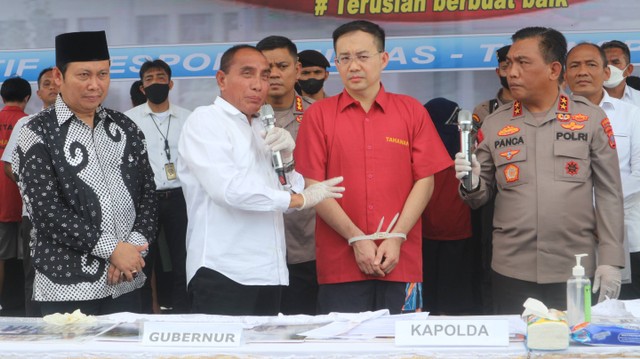 Kapolda Sumut Irjen Pol Panca Putra saat memaparkan kasus bos judi online Apin BK. Foto: Rahmat Utomo/kumparan