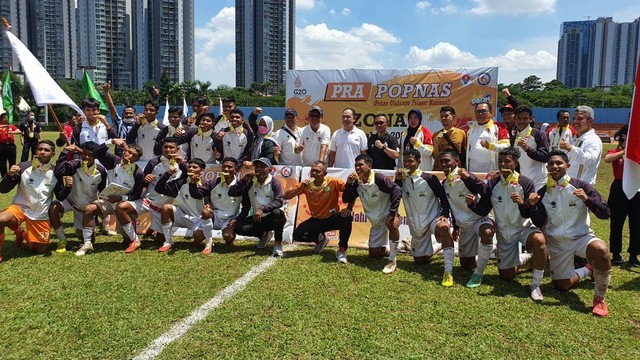 Aceh berhasil meraih juara cabor sepak bola Pra Popnas 2022 Zona I di Jakarta usai mengalahkan tim Sumatera Barat (Sumbar) dengan skor 3-1. Foto: Dok. Kemenpora