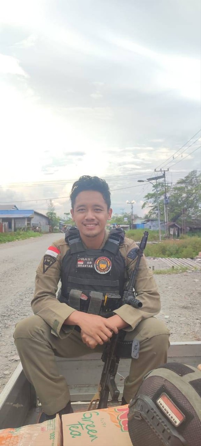 Bripda Gilang Aji Prasetyo, personel Brimob Lampung yang tewas ditembak OTK di papua. Foto: Ist