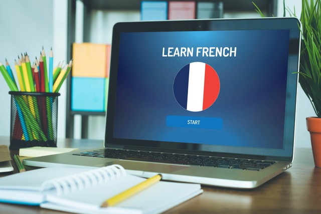 Ilustrasi bahasa Prancis. Foto: garagestock/shutterstock