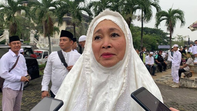 Titiek Soeharto saat ditemui di Masjid At-Tin, TMII, Jakarta Timur, Jumat (2/12/2022). Foto: Ananta Erlangga/kumparan