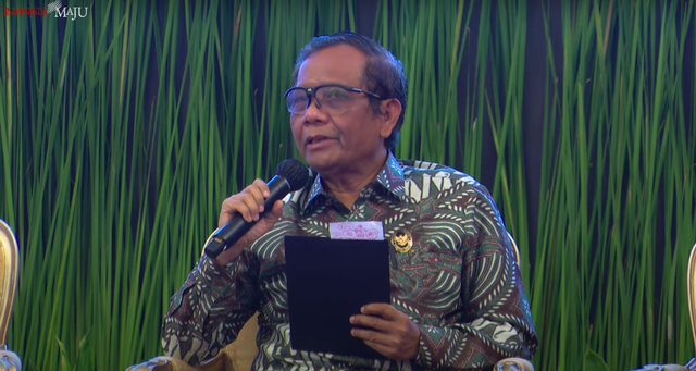 Menkopolhukam Mahfud MD berbicara pada. acara Kompas100 CEO Forum di  Istana Negara, Jakarta, Jumat (2/12/2022). Foto: Youtube/Sekretariat Presiden