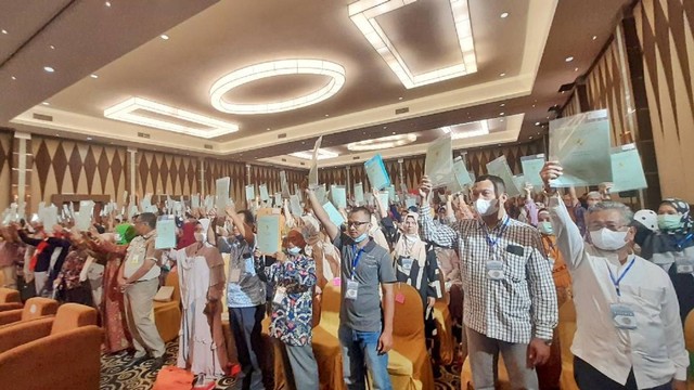 Ratusan warga Pekanbaru, Riau, menerima sertifikat tanah dari BPN Pekanbaru. (LARAS OLIVIA/SELASAR RIAU)