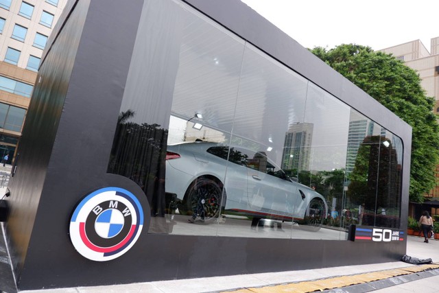 Peluncuran mobil baru new BMW Seri 3 dan M4 CSL di Plaza Senayan, Jakarta, Jumat (2/12/2022). Foto: Aditya Pratama Niagara/kumparan