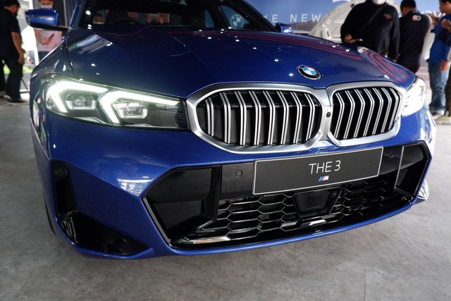 Peluncuran mobil baru new BMW Seri 3 dan M4 CSL di Plaza Senayan, Jakarta, Jumat (2/12/2022). Foto: Aditya Pratama Niagara/kumparan