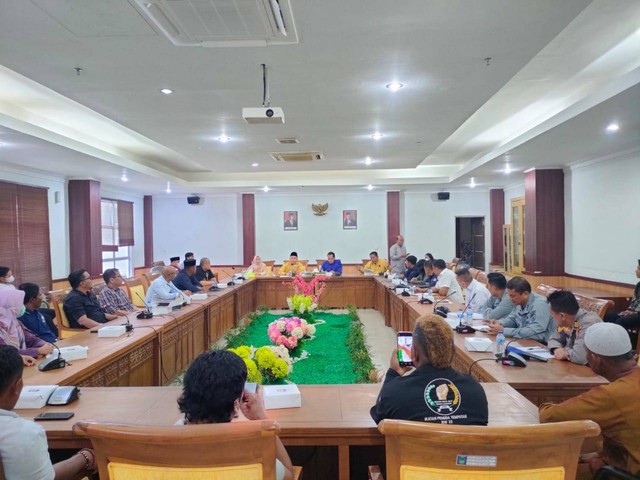 Rapat Dengar Pendapat Umum (RDPU) digelar bersama Komisi III DPRD Batam, Jumat (2/12). Foto: Rega/kepripedia.com