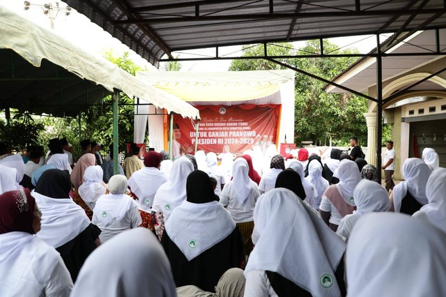Kegiatan Zikir dan Doa bersama Tuan Guru Dukung Ganjar (TGDG) Sumatera Utara yang dihadiri ratusan warga dari berbagai kalangan. Foto: Dok. Istimewa