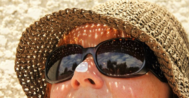 kulit dan tabir surya pelindung dari sinar matahari (pixabay)