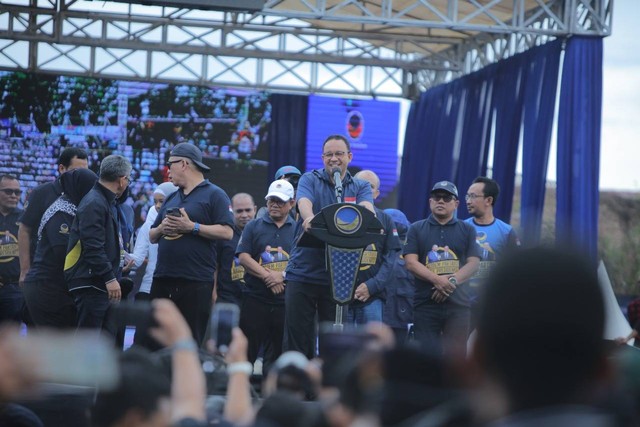 Silaturahmi akbar Anies Baswedan dan masyarakat Aceh di lapangan sepak bolak Desa Pango, Banda Aceh, Sabtu (3/12/2022). Foto: Zuhri Noviandi/kumparan