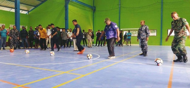 Pembukaan turnamen Futsal PWI Sorong Raya Cup I di gedung olahraga Lantamal XIV Sorong. Foto Wim/BalleoNews