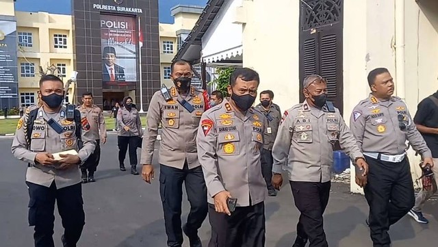 Kapolda Jawa Tengah, Irjen Pol Ahmad Luthfi (tengah), usai rapat analisis dan evaluasi di Mapolresta Solo, Sabtu (03/12/2022). FOTO: Agung Santoso