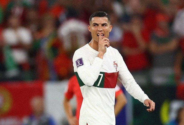 Pemain Portugal Cristiano Ronaldo bereaksi saat bermain melawan Korea Selatan Foto: REUTERS/Kai Pfaffenbach