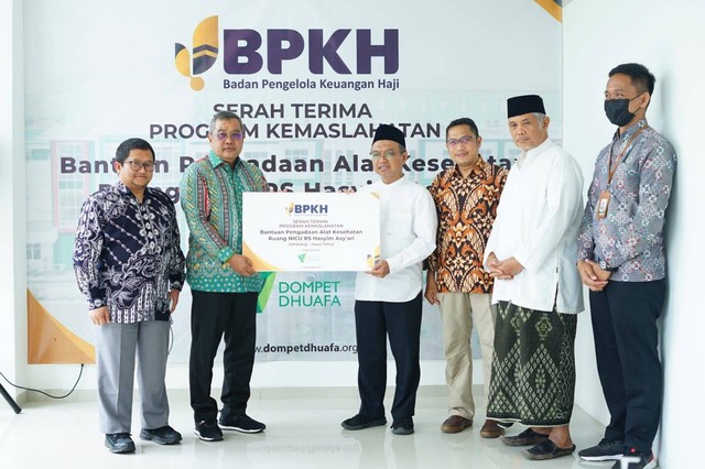 Pada Jumat (2/12/2022), Badan Pengelola Keuangan Haji (BPKH), menyerahkan pengadaan alat kesehatan (alkes) ruang Neonatal Intensive Care Unit (NICU) kepada Dompet Dhuafa untuk melengkapi fasilitas kesehatan Rumah Sakit (RS) Hasyim Asy'ari Bertempat di Rs Hasyim Asy’ari, Jombang, Jawa Timur.