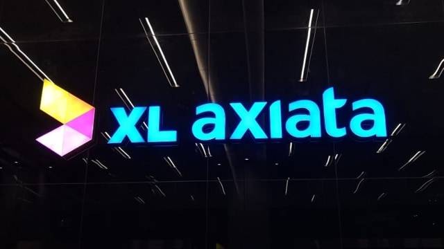 Logo XL Axiata. Foto: Bianda Ludwianto/kumparan.