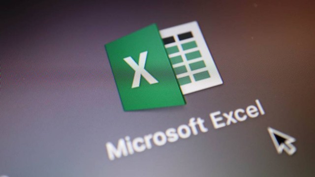 Ilustrasi cara enter di Excel HP. Foto: Shutter Stock
