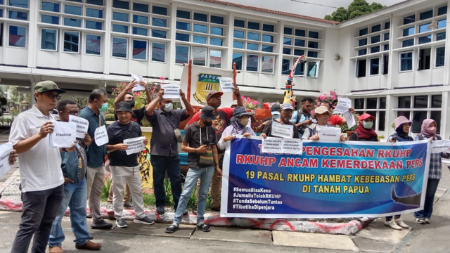 Jurnalis di Kota Jayapura, Papua tolak RKUHP. (Foto AJI Jayapura)